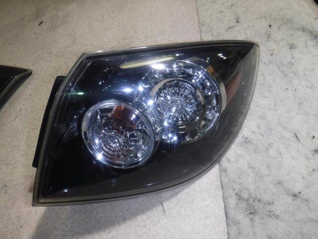 【中古】中古部品 アクセラ BKEP 右テールランプ 【3330810100-001350738915500】