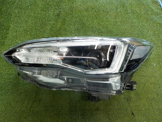 【中古】中古部品 インプレッサ GT2 左ヘッドランプ 【3260200000-250411000110900】