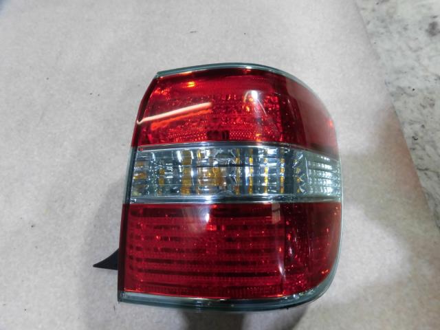 【中古】中古部品 ブレビス JCG10 右テールランプ 【3330810100-001428467215500】