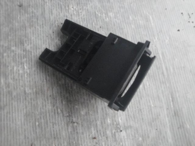 【中古】中古部品 キューブ BNZ11 ドリンクホルダー 【3100430000-231002000170230】