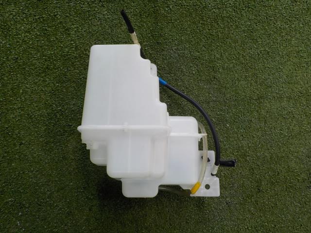 【中古】中古部品 ミニキャブ DS17V ウォッシャータンク 【3260200000-241108000267300】