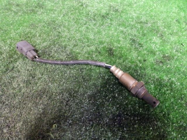 【中古】中古部品 ヴィッツ SCP10 オーツーセンサー 【3260250000-001633084422390】