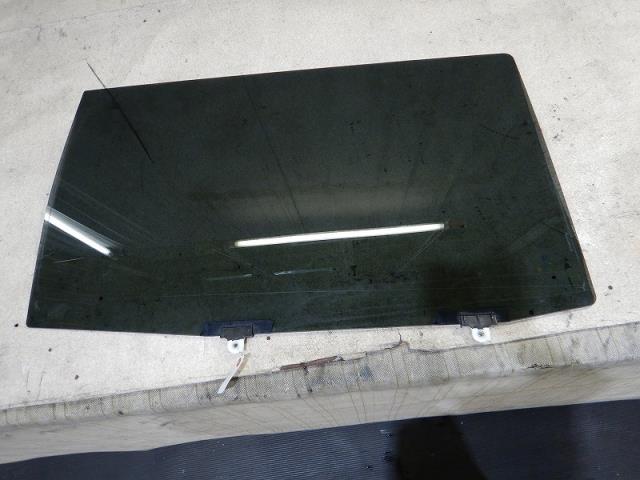【中古】中古部品 デリカD5 CV5W 右リアドアガラス 【3330810100-001631402013330】