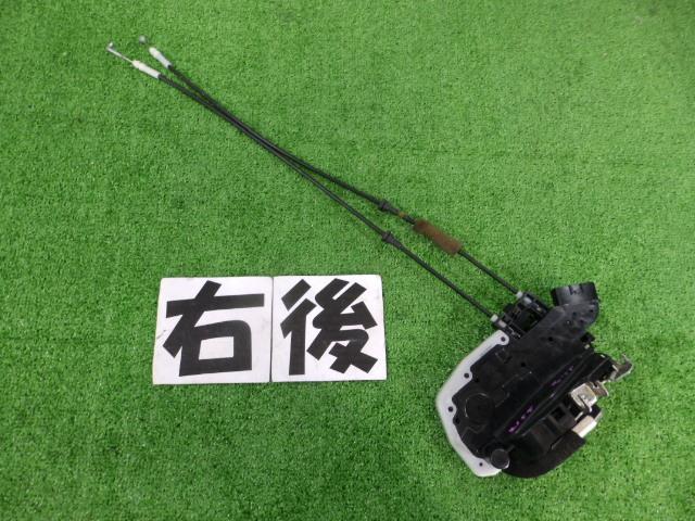 【中古】中古部品 フーガ Y51 右リアドアロックソレノイド 【3260250000-000024215564570】