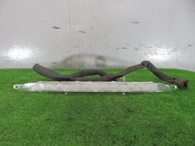 【中古】中古部品 ジャガー XF J05FA ハイマウントストップランプ 【3260250000-000024142315830】