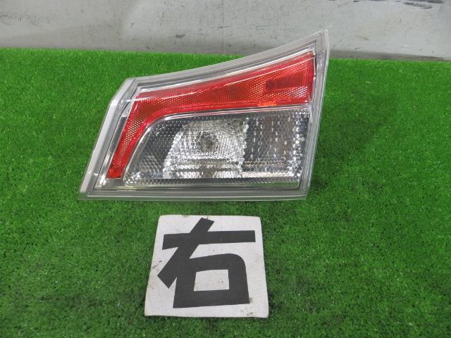 【中古】中古部品 デリカD2 MB36S 右フィニッシャーパネル 【3260250000-000025003315210】