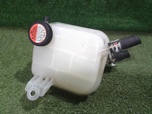 【中古】中古部品 プリウス ZVW51 ラジエータリザーブタンク 【3260300000-230426000220410】
