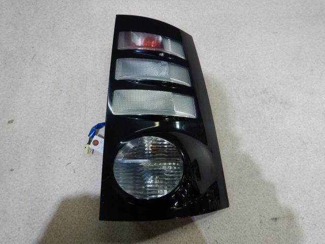樂天商城 - 【中古】中古部品 シエンタ NCP85G 右テールランプ 【3330810100-001675967315500】