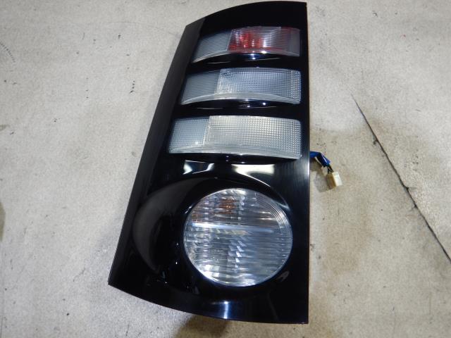 【中古】中古部品 シエンタ NCP81G 左テールランプ 【3330810100-001616595415600】