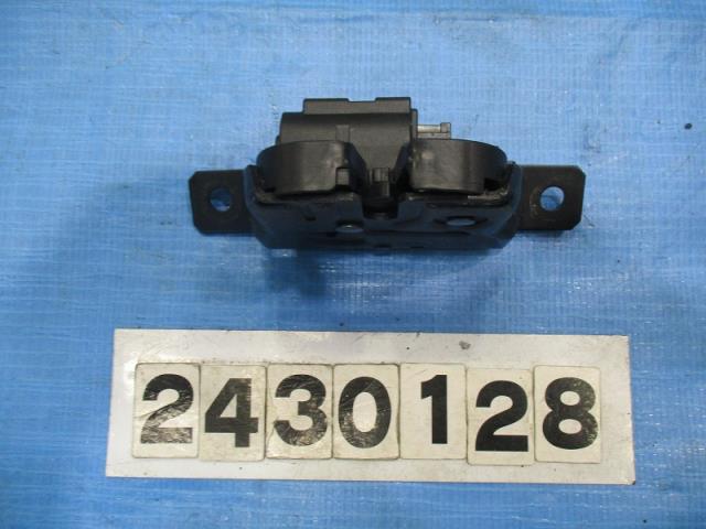 【中古】中古部品 BMW 1シリーズ 1A16 トランク・バックドアロックソレノイド 【3310040100-000243012864590】