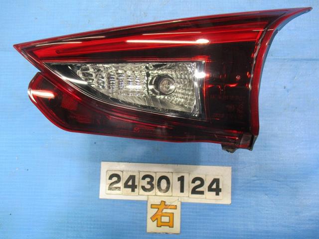 【中古】中古部品 アクセラ BM2FS 右フィニッシャーパネル 【3310040100-000243012415210】