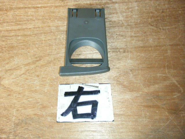 【中古】中古部品 タント L350S ドリンクホルダー 【3310050100-001367495670230】