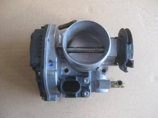 【中古】中古部品 VW ゴルフ 1JAPK スロットルボディ 【3310050100-000886531020300】