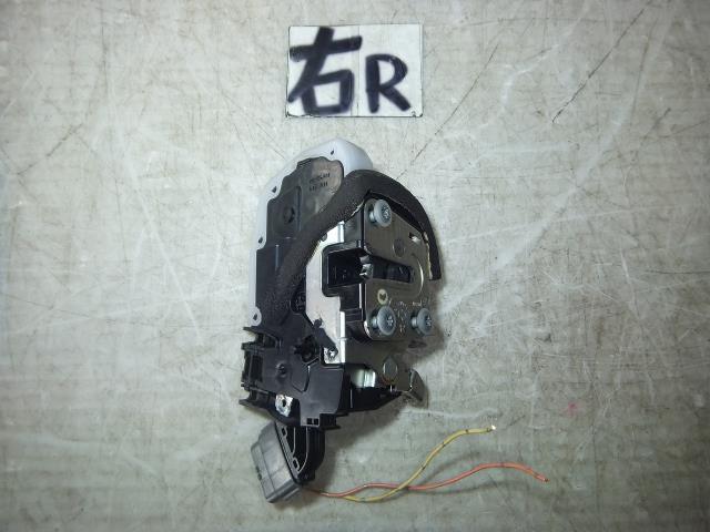 【中古】中古部品 キューブ Z12 右リアドアロックソレノイド 【3310050100-220207000164571】