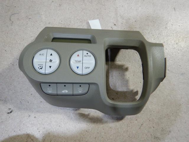 【中古】中古部品 ライフ JC1 A/Cスイッチパネル 【3330810100-000213126160900】