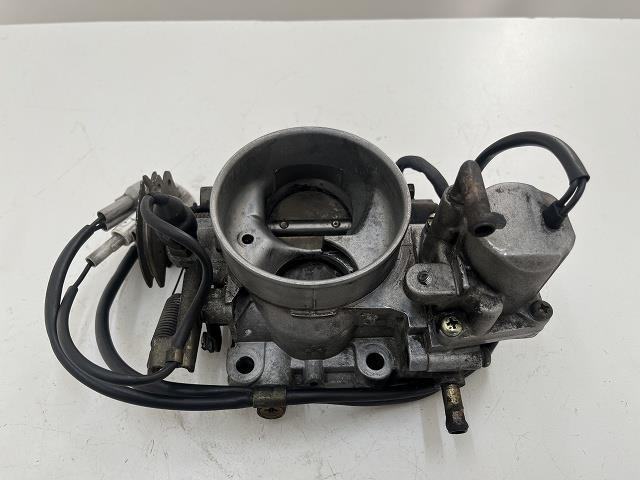 【中古】中古部品 カペラカーゴ GV8W スロットルボディ 【3310070100-000651160520300】