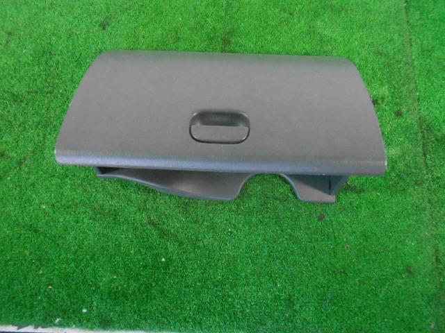 【中古】中古部品 ハイゼット S110W グローブBOX 【3310080100-230228000170210】