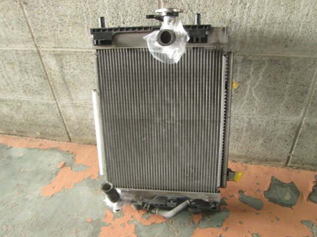 【中古】中古部品 タントエグゼ L455S ラジエータ 【3310190100-000244016520400】