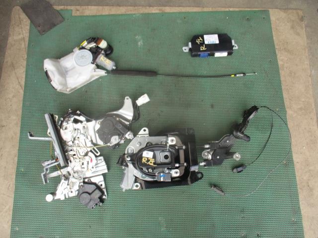 【中古】中古部品 ルークス ML21S 左パワースライドドアモーター 【3310190100-000233018264660】