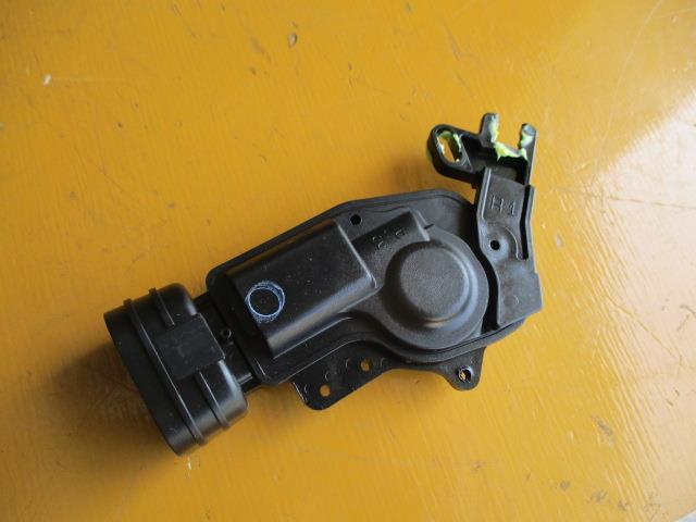 【中古】中古部品 タント LA600S 左リアドアロックソレノイド 【3310190100-001657762964581】