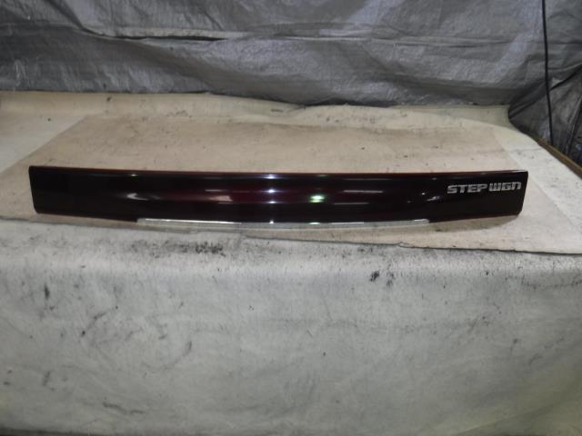 【中古】中古部品 ステップワゴン RF3 リアフィニッシャーパネル 【3330810100-001355604715200】