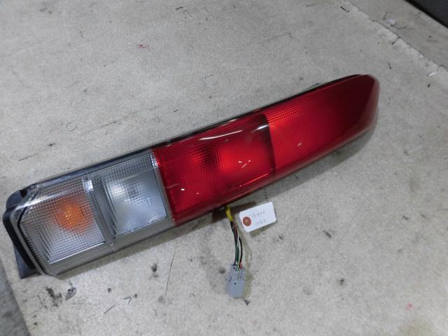 【中古】中古部品 バモス HM1 右テールランプ 【3330810100-001513827915500】