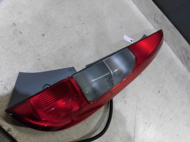 【中古】中古部品 ライフ JB8 右テールランプ 【3330810100-001483309715500】