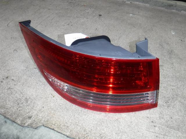【中古】中古部品 エリシオン RR1 左テールランプ 【3330810100-001402116715600】