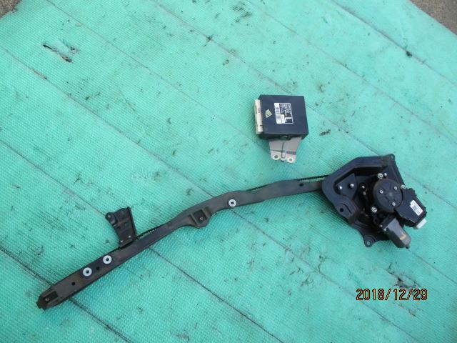 【中古】中古部品 タント LA600S 左パワースライドドアモーター 【3310190100-000233027064660】