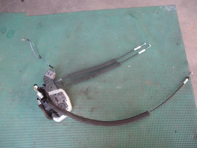 【中古】中古部品 キューブ Z12 右リアドアロックソレノイド 【3310190100-000255001164570】