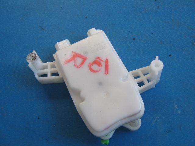 【中古】中古部品 eKワゴン H82W 右リアドアロックソレノイド 【3310190100-000695128064571】