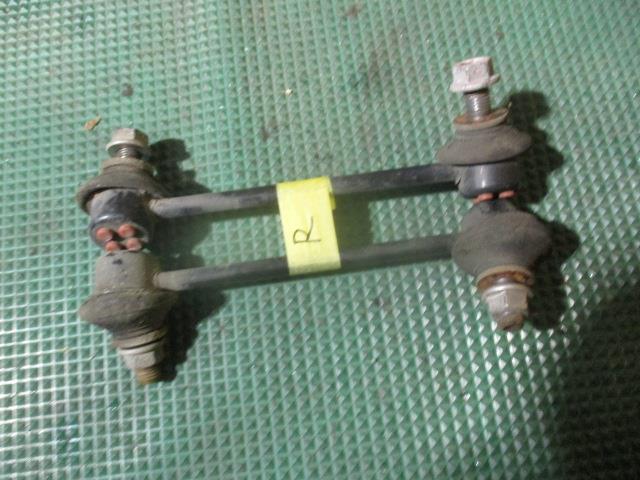 【中古】中古部品 アクセラ BM5FS リアスタビライザー 【3310190100-000233021857160】