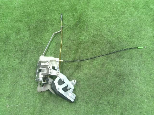 【中古】中古部品 ワゴンR MH22S 左フロントドアロックソレノイド 【3310200100-000020038464560】