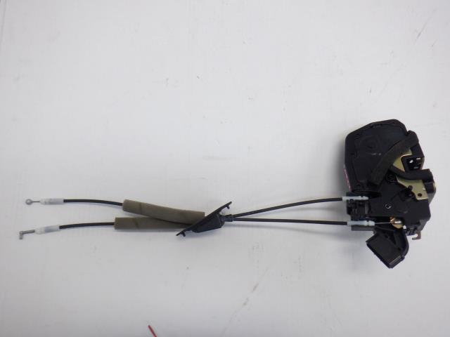 【中古】中古部品 フーガ Y50 右リアドアロックソレノイド 【3310250100-000223031264570】