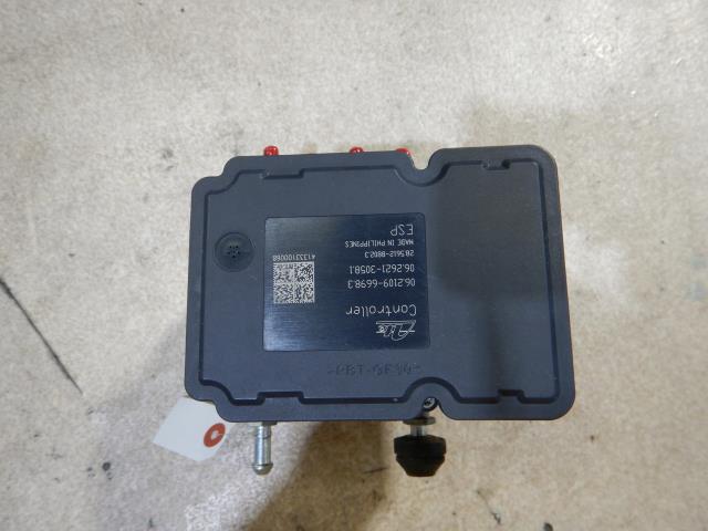 【中古】中古部品 CR−Z ZF2 ABSアクチュエーター 【3330810100-001609899942500】