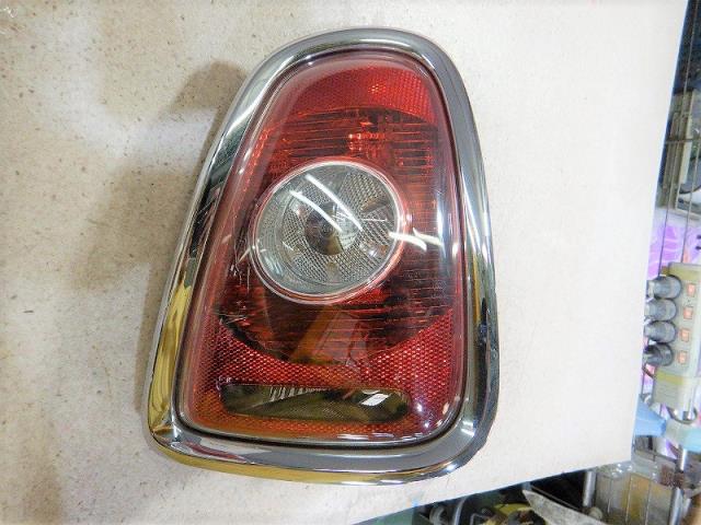 【中古】中古部品 BMW ミニ MF16 右テールランプ 【3330810100-001697237315500】