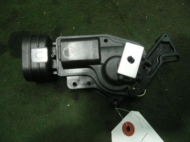 【中古】中古部品 シエンタ NCP81G 左リアドアロックソレノイド 【3310300100-001358988164580】