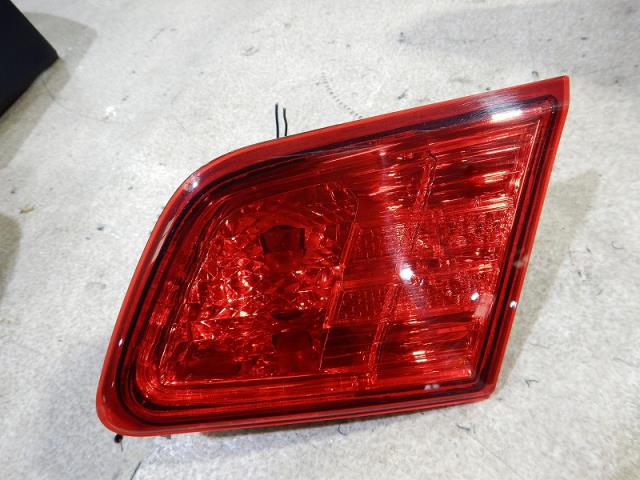 【中古】中古部品 レガシィ BMM リアフィニッシャーパネル 【3330810100-001640345815200】