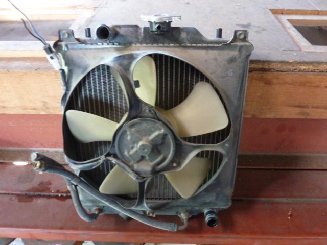 【中古】中古部品 AZワゴン CY51S ラジエータ 【3310410000-000960474520400】