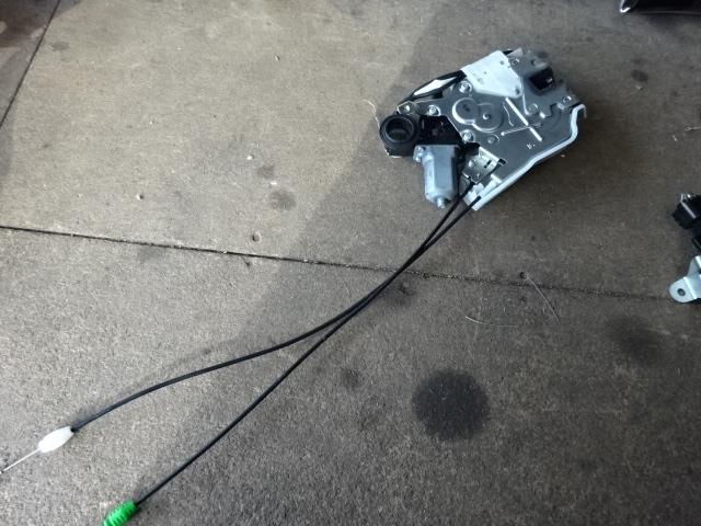 【中古】中古部品 タント LA600S 左リアドアロックソレノイド 【3310410000-001568000464580】