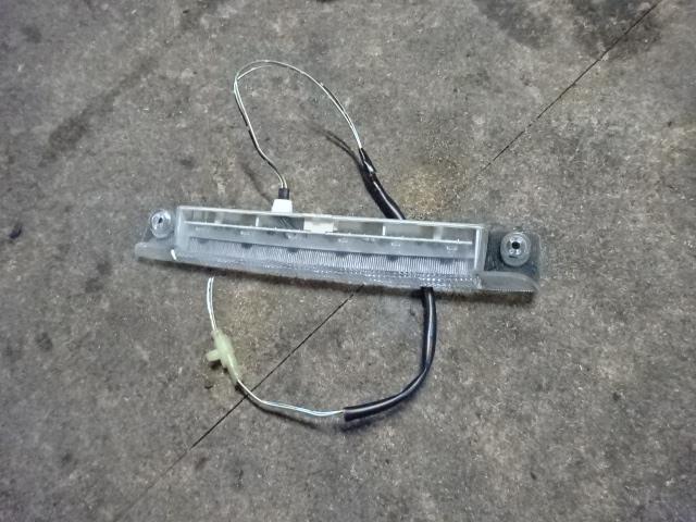 【中古】中古部品 ムーヴ L150S ハイマウントストップランプ 【3310410000-000243037215830】