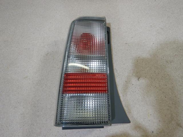 【中古】中古部品 bB NCP31 左テールランプ 【3330810100-001686787215600】