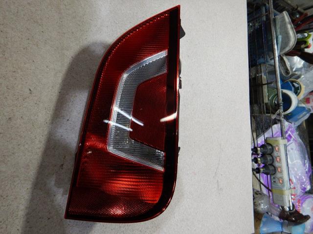 【中古】中古部品 VW アップ！ AACHY 右テールランプ 【3330810100-001672135515500】