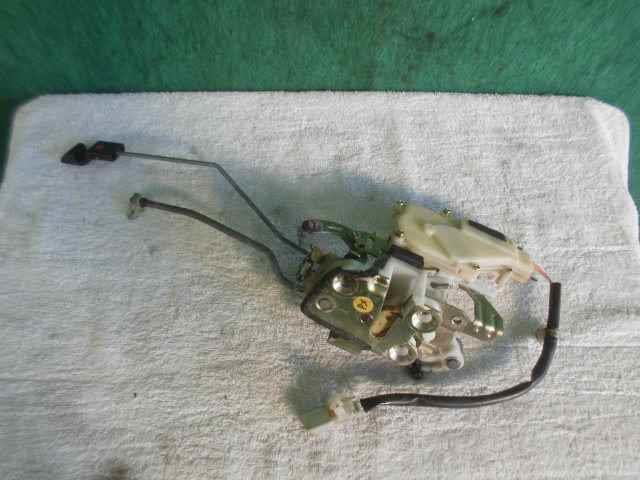 【中古】中古部品 バモス HM1 左フロントドアロックソレノイド 【3310420000-000002144464560】