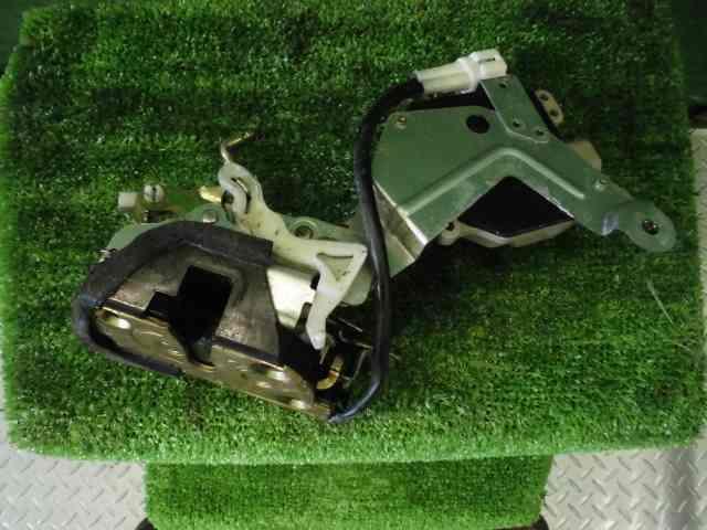 【中古】中古部品 ミラ L700S 左リアドアロックソレノイド 【3310420000-001362724564580】