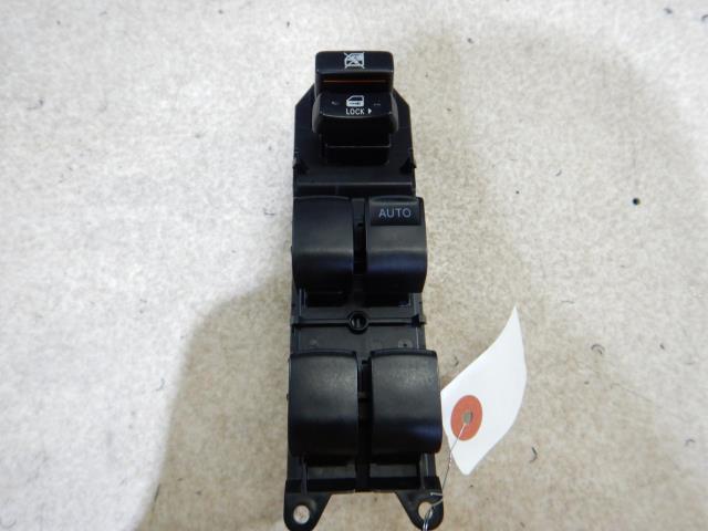 【中古】中古部品 ラクティス SCP100 パワーウインドウスイッチ 【3330810100-001615513261900】