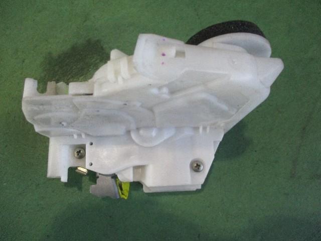 【中古】中古部品 ミラココア L675S 左フロントドアロックソレノイド 【3310590000-000005415764560】