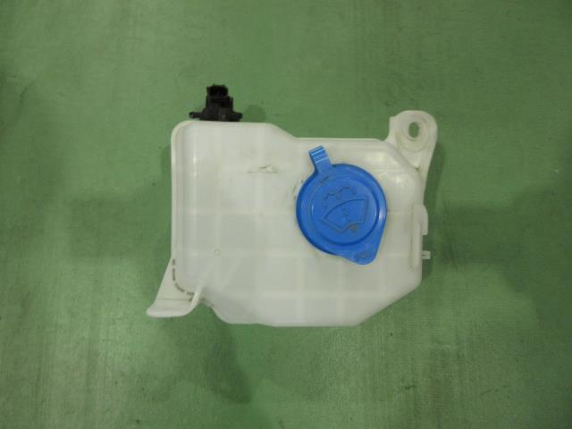 【中古】中古部品 N−BOX JF3 ウォッシャータンク 【3310590000-00000000M267300】