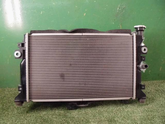 【中古】中古部品 キャリィ DA16T ラジエータ 【3330150100-000024315820400】