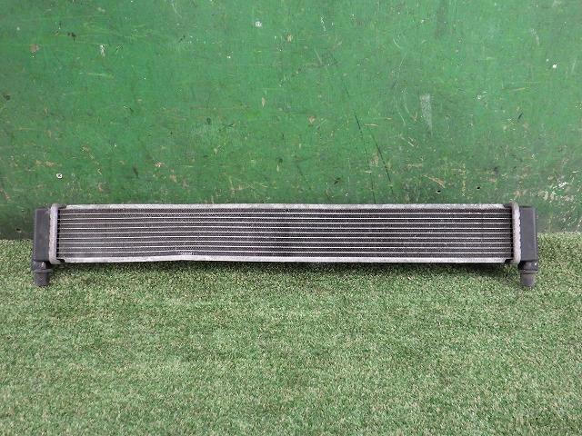 【中古】中古部品 プリウス ZVW30 ラジエータ 【3330150100-000024315320400】